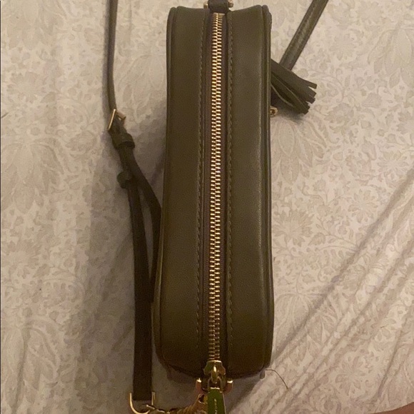 Olive Michael Kors Crossbody Bag make an offer - Picture 4 of 8